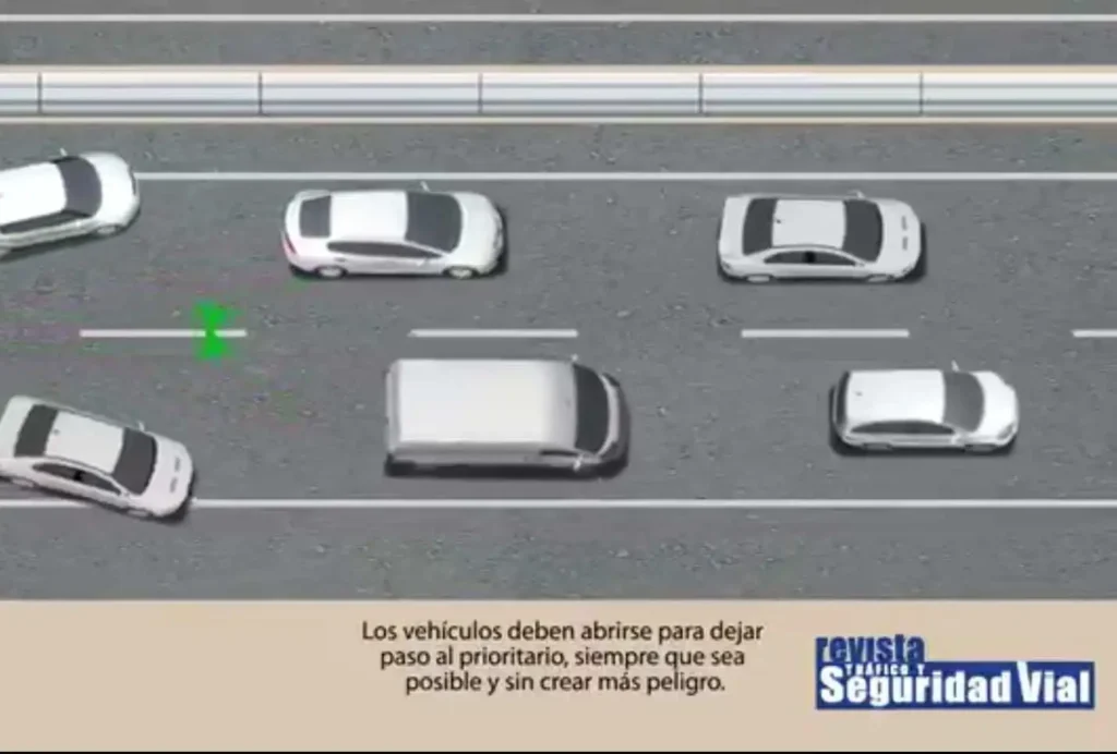 cómo actuar ante un vehículo prioritario en carretera según Blanes Seguros